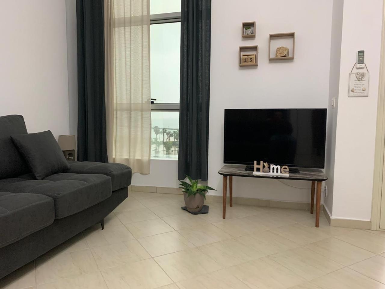BEACHFRONT VLORA APARTMENT