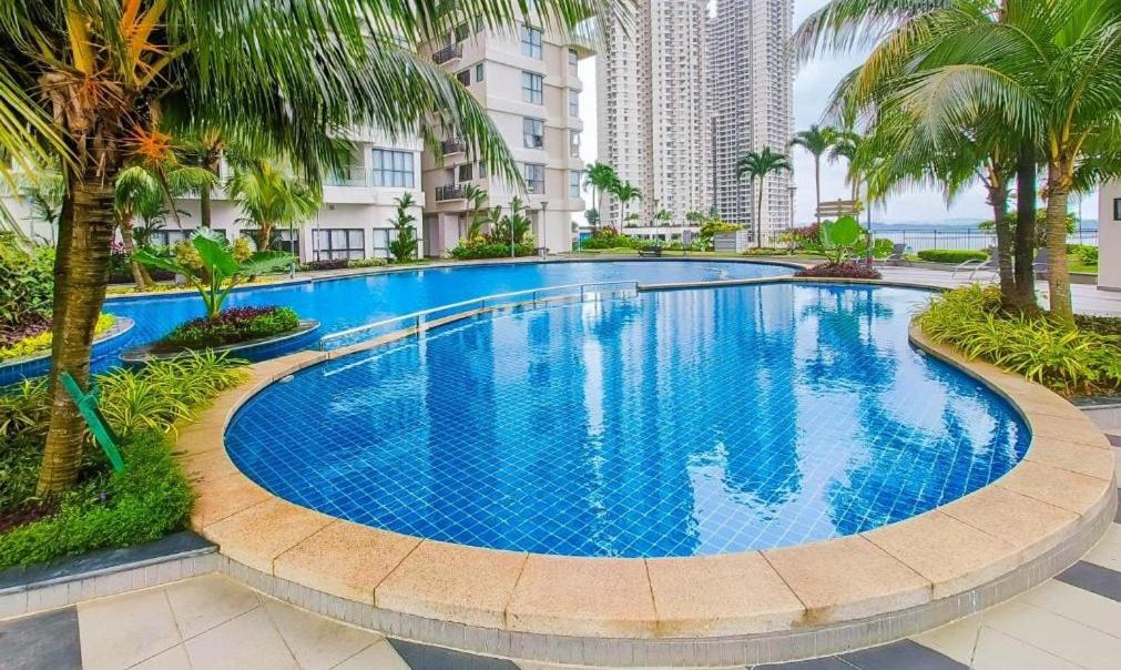 JB City Danga Bay-CG Shopping Mall Apartment