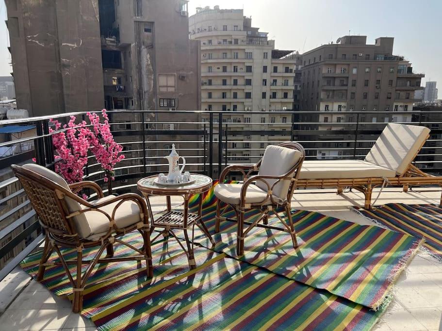 Vintage 2BR Apt in Downtown - Mint 69