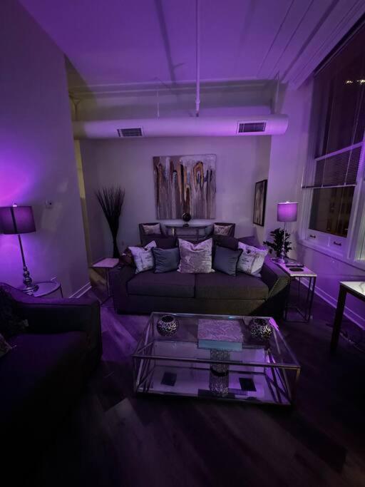 Luxury SmartHome Downtown Indianapolis view 5
