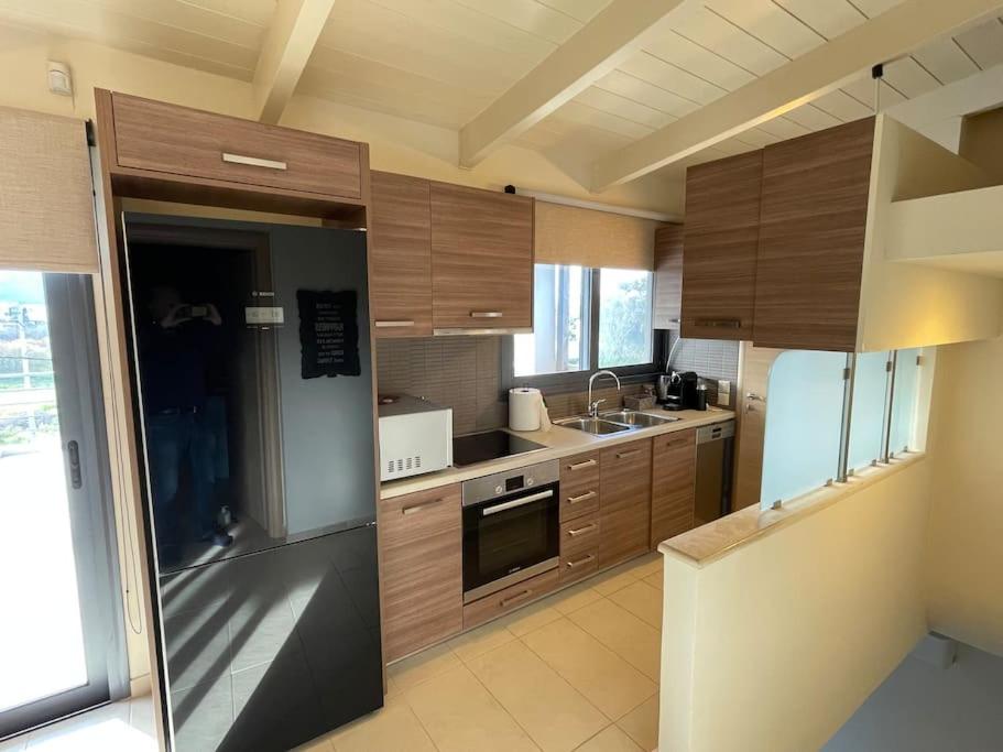 Porto - luxury penthouse, pool, walk to the beach view 4