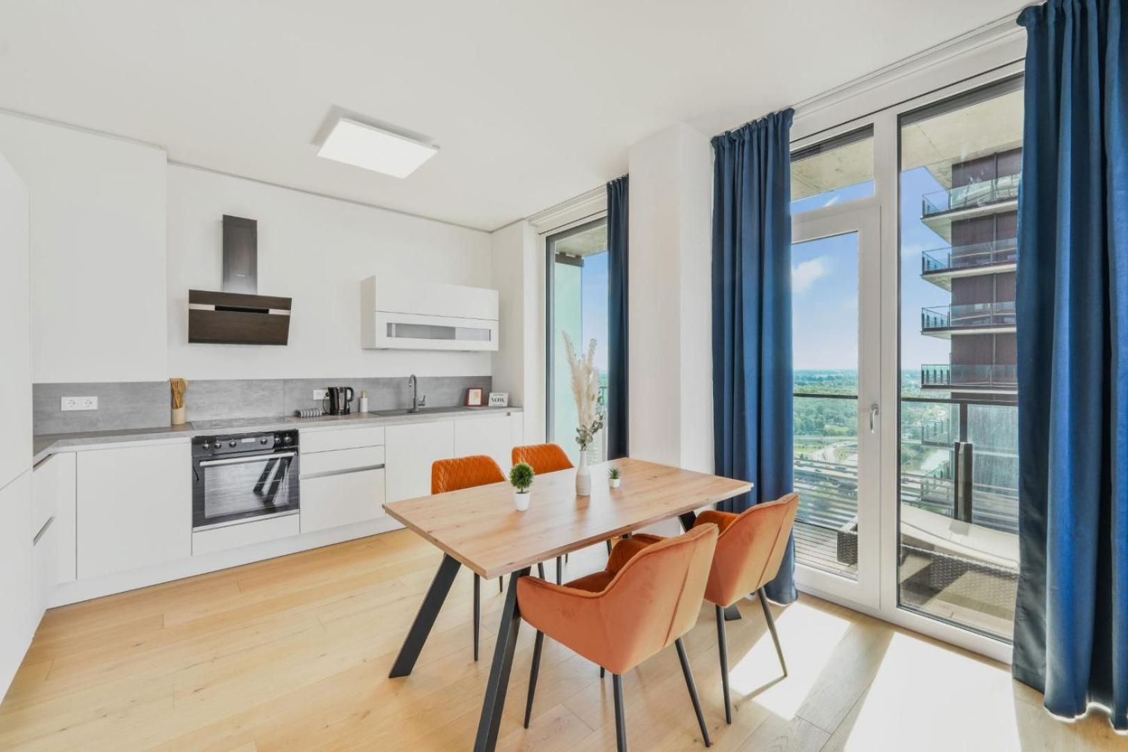 Luxury Penthouse I Rooftop Pool I Self Check-in