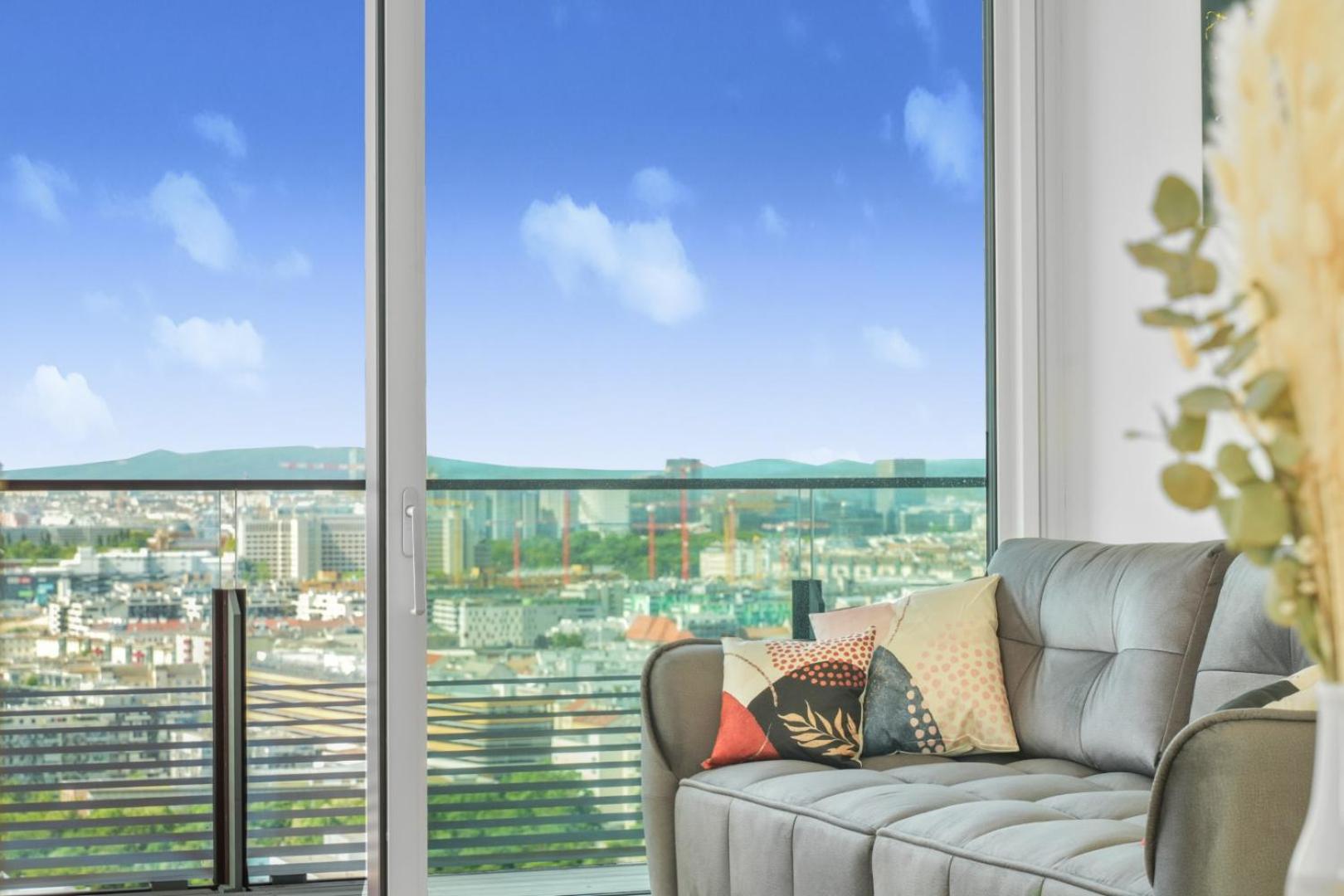 Luxury Penthouse I Rooftop Pool I Self Check-in