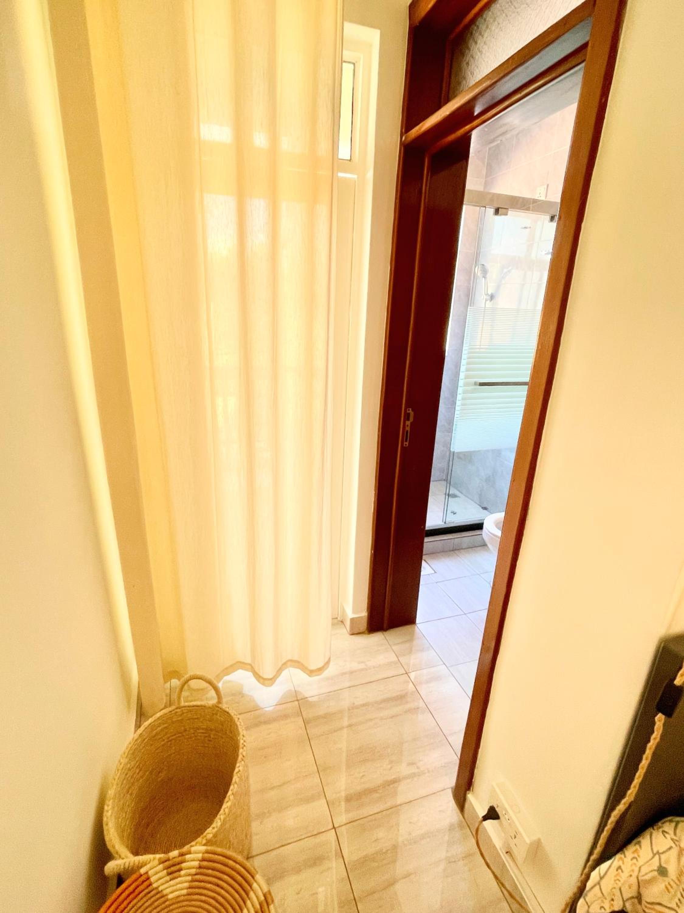 Photo 33