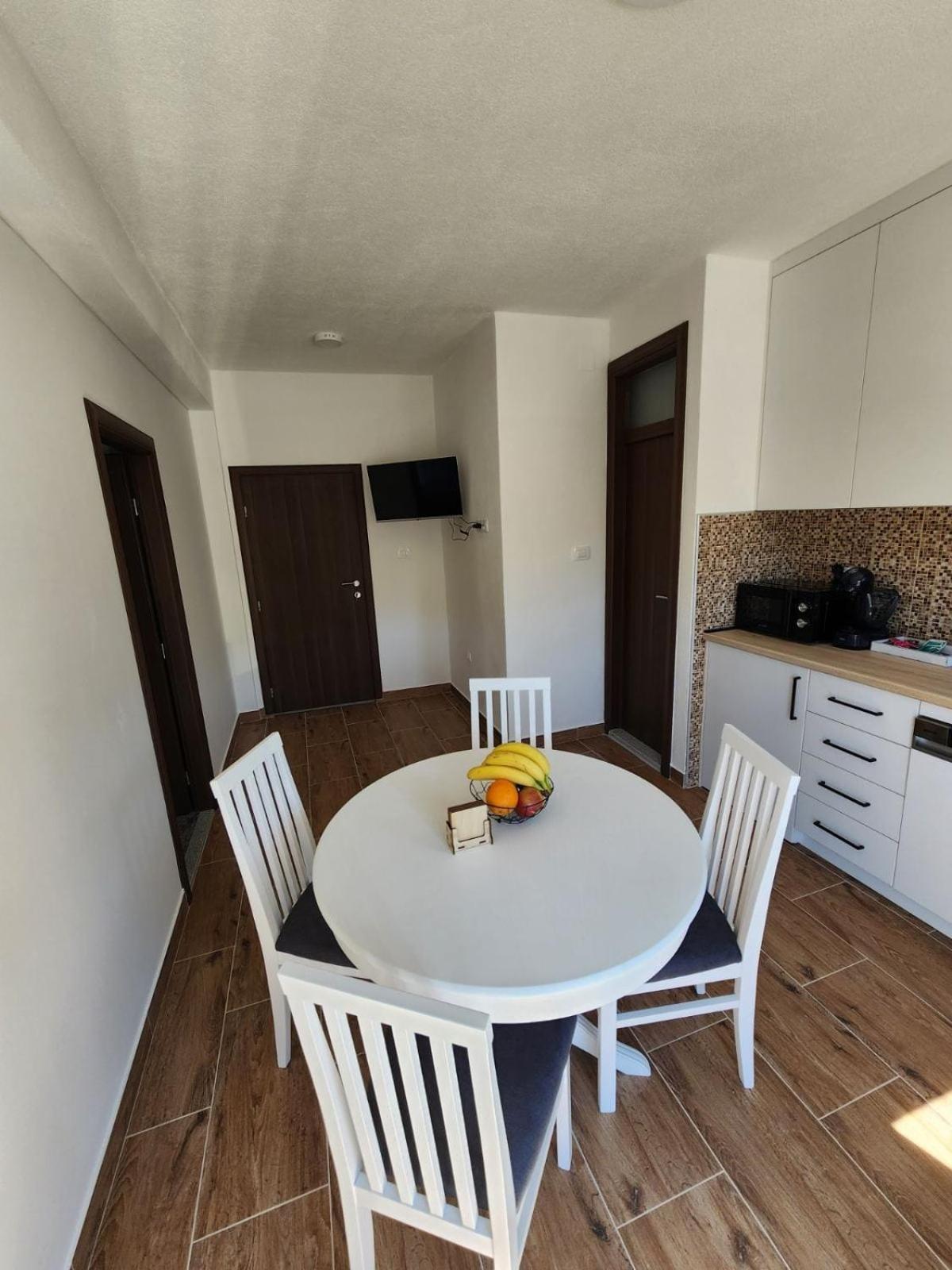 Apartments Miš