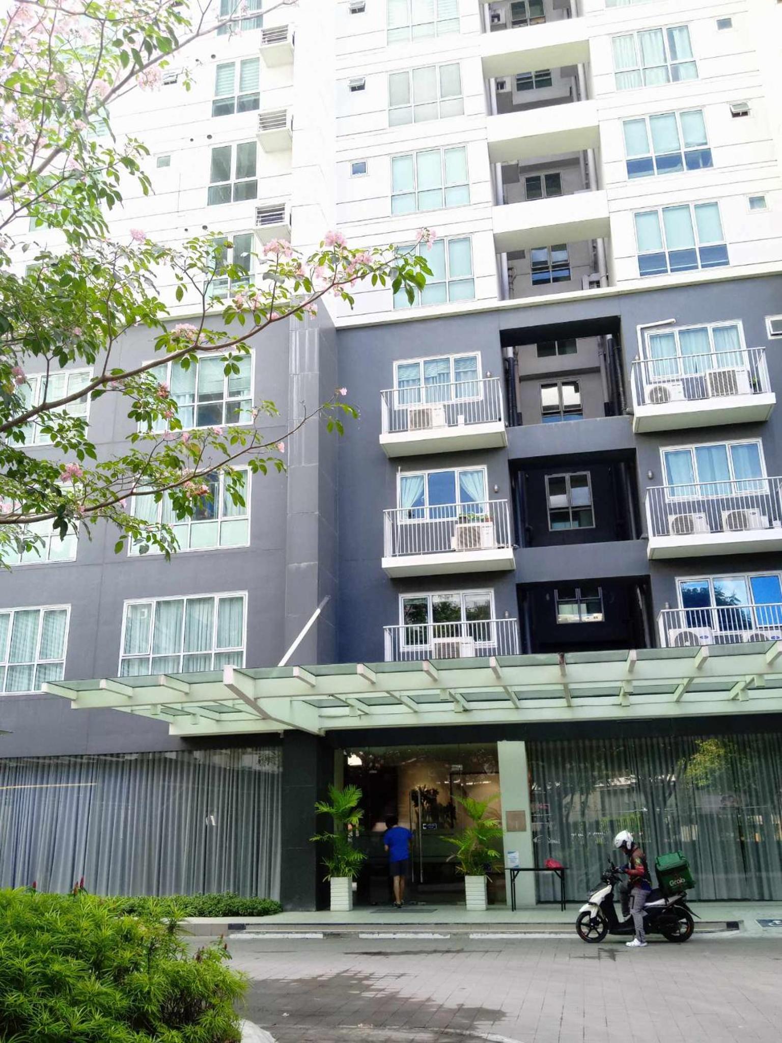 Abreeza Place Tower 1 Modern Studio type 1BR Apartment view 5