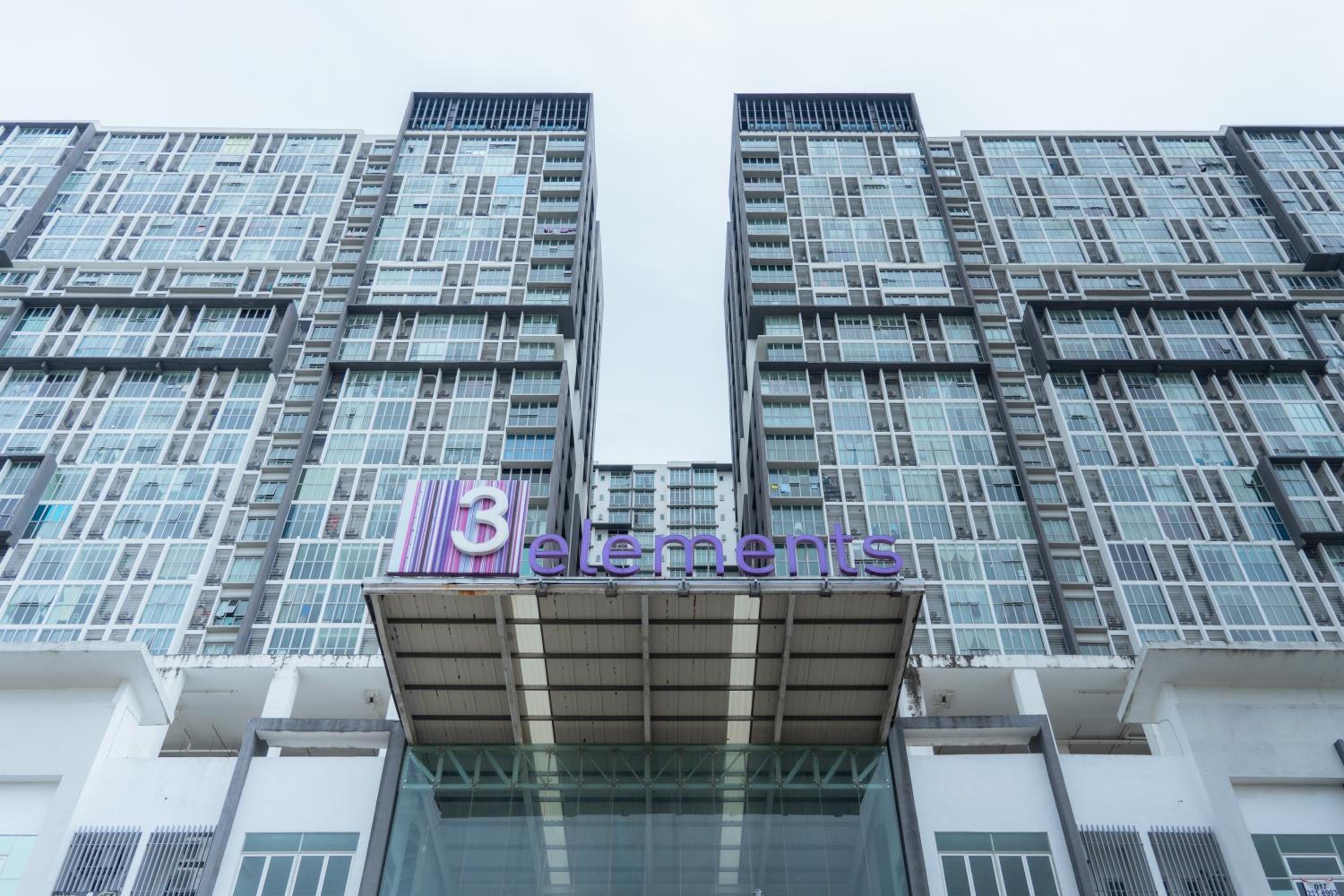 3 Element @ Seri Kembangan Kuala Lumpur - Farm In The City - MRT