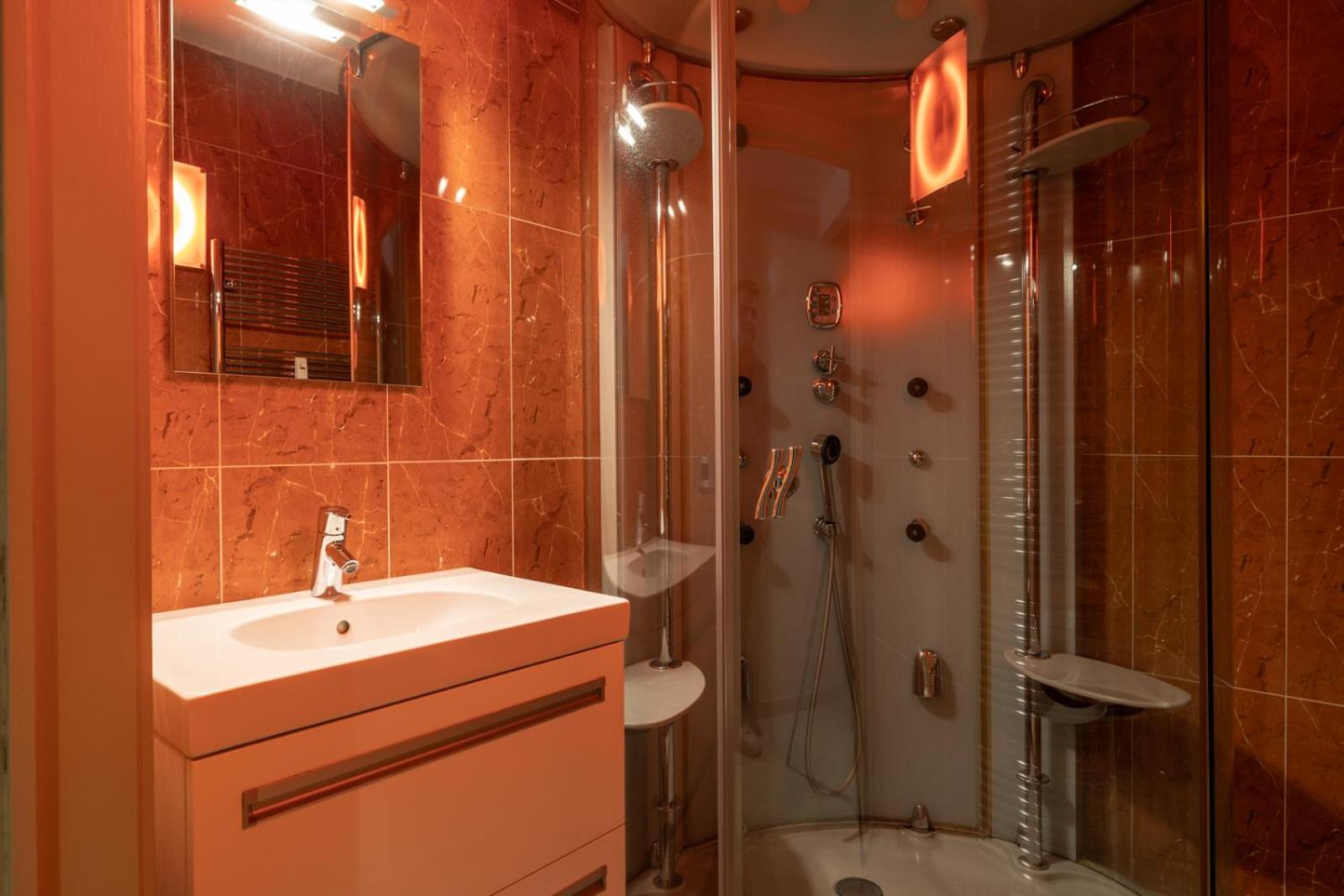 BEL AIR HOLIDAY - 3 Bedroom Apartment with Sauna and Phenomenal Sea View T72