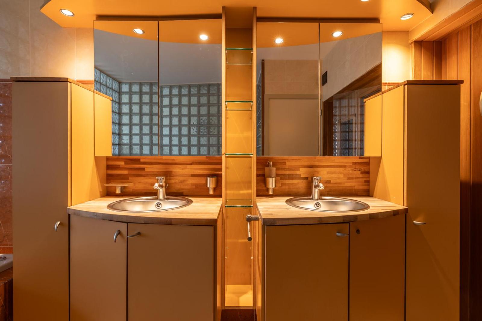 BEL AIR HOLIDAY - 3 Bedroom Apartment with Sauna and Phenomenal Sea View T72