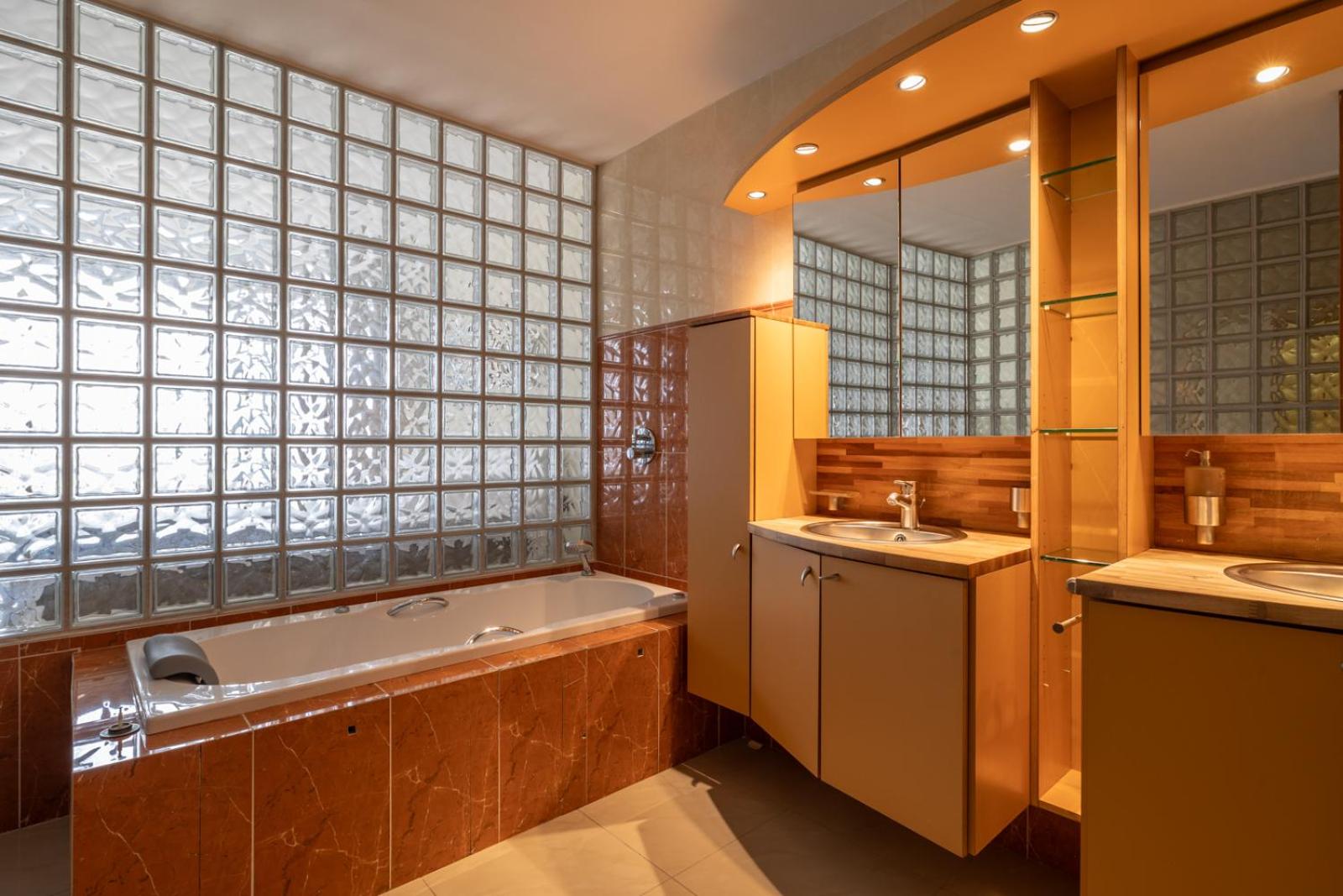 BEL AIR HOLIDAY - 3 Bedroom Apartment with Sauna and Phenomenal Sea View T72