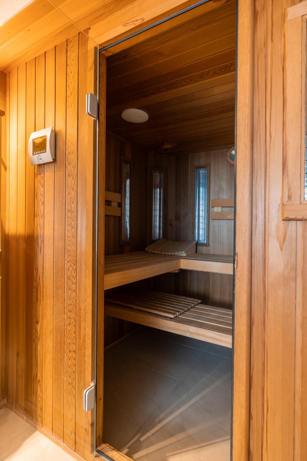 BEL AIR HOLIDAY - 3 Bedroom Apartment with Sauna and Phenomenal Sea View T72
