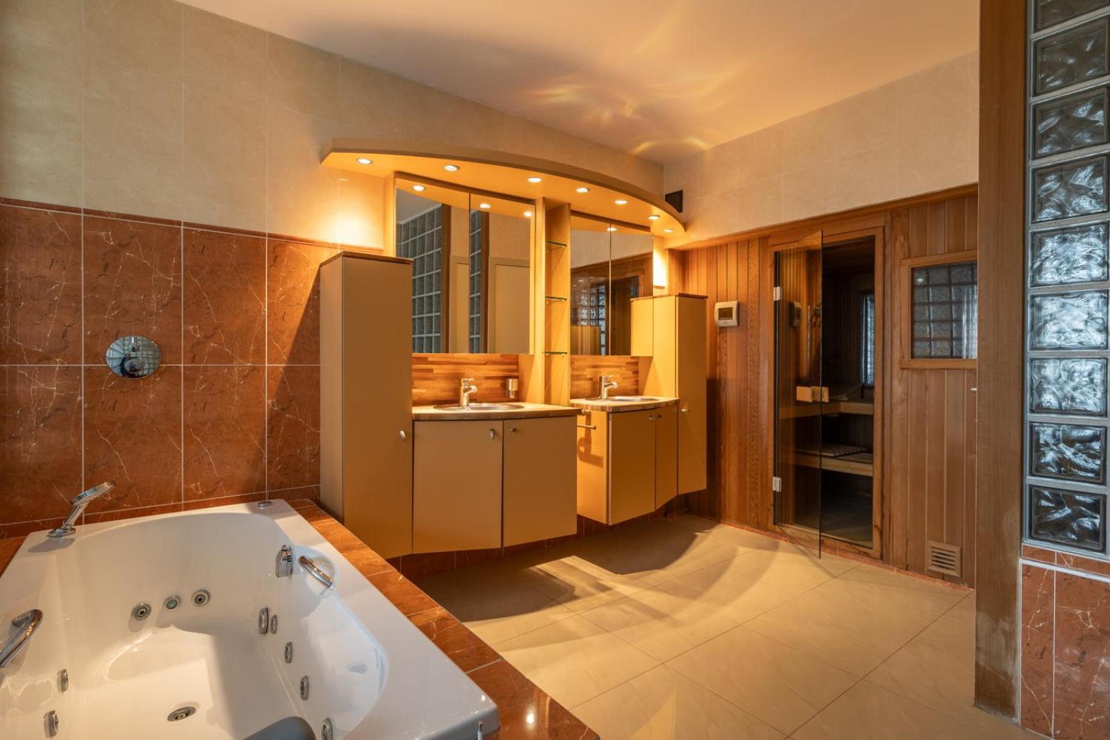 BEL AIR HOLIDAY - 3 Bedroom Apartment with Sauna and Phenomenal Sea View T72
