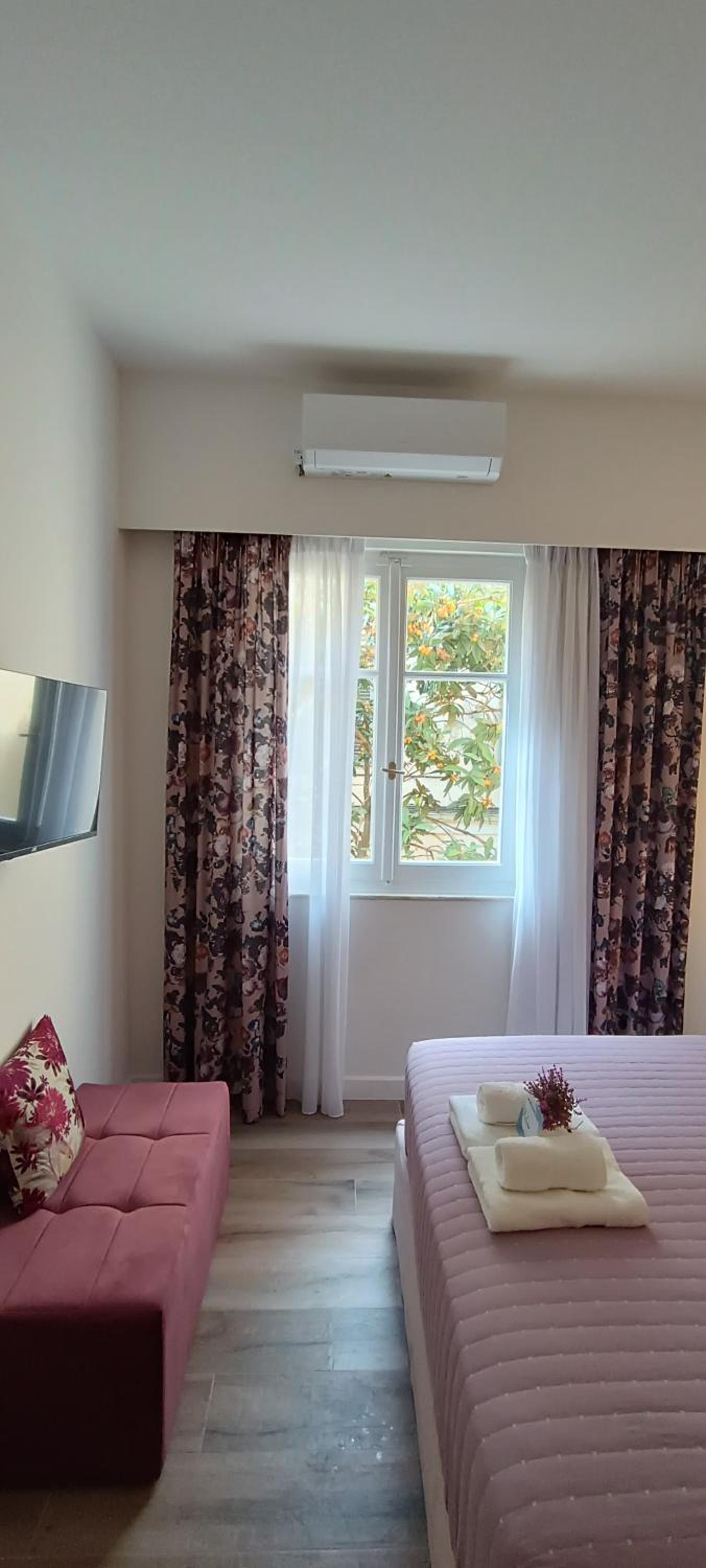 MUSES LUXURY SUITES