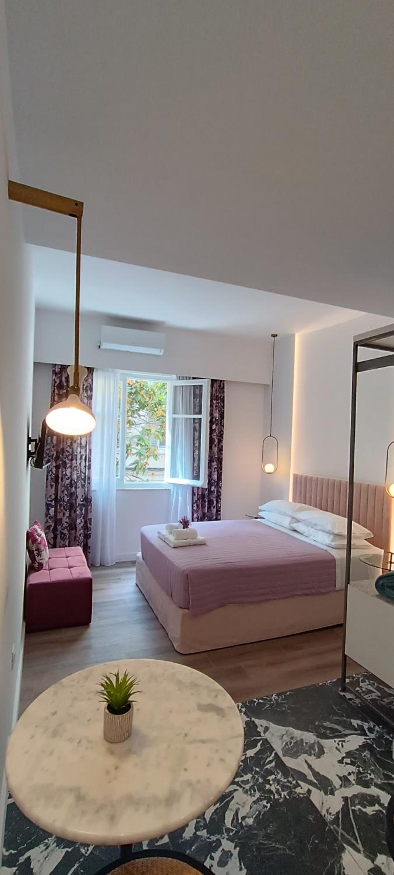MUSES LUXURY SUITES