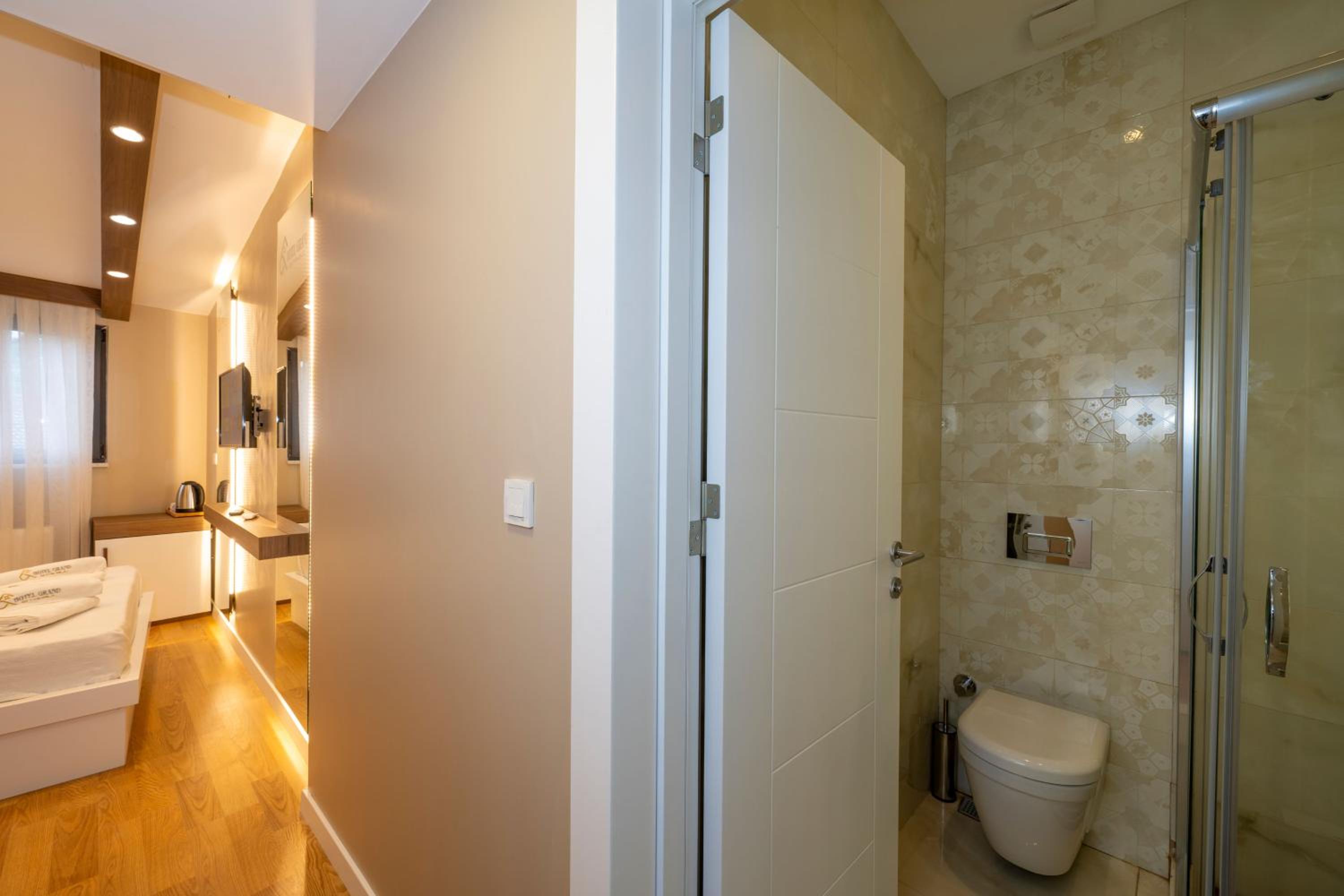 Hotel Grand İstanbul - Image 17