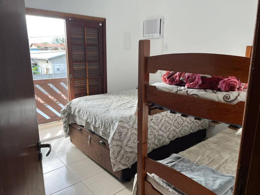 Casa familiar com piscina