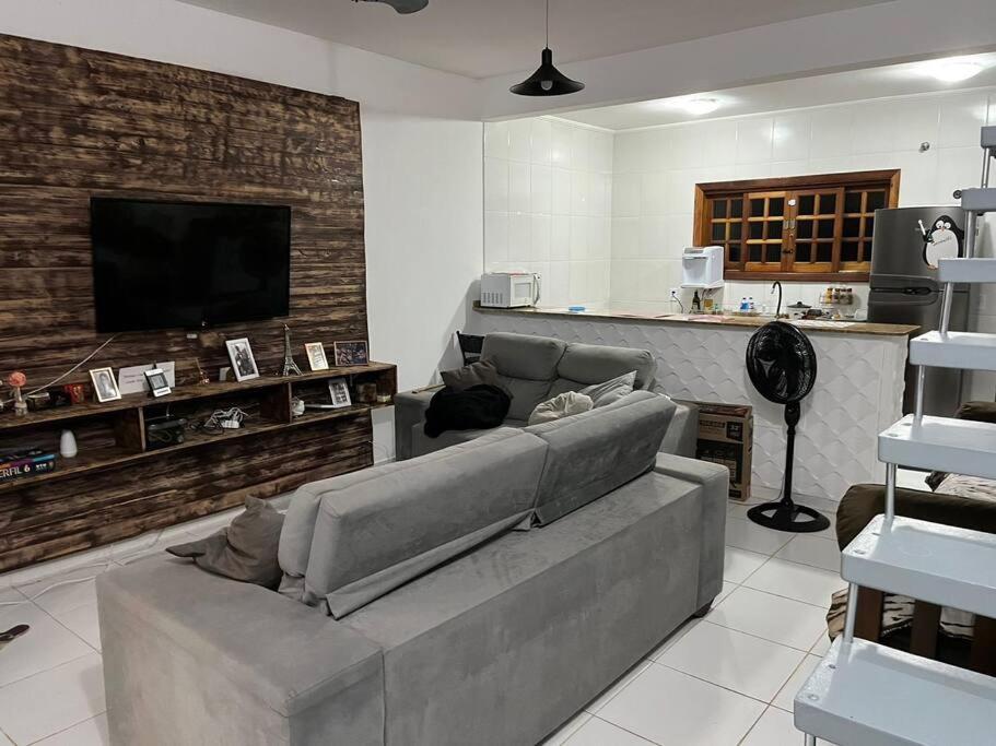 Casa familiar com piscina