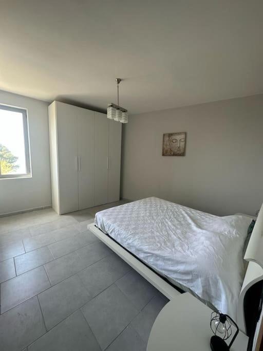 Beach View Apartment Shengjin