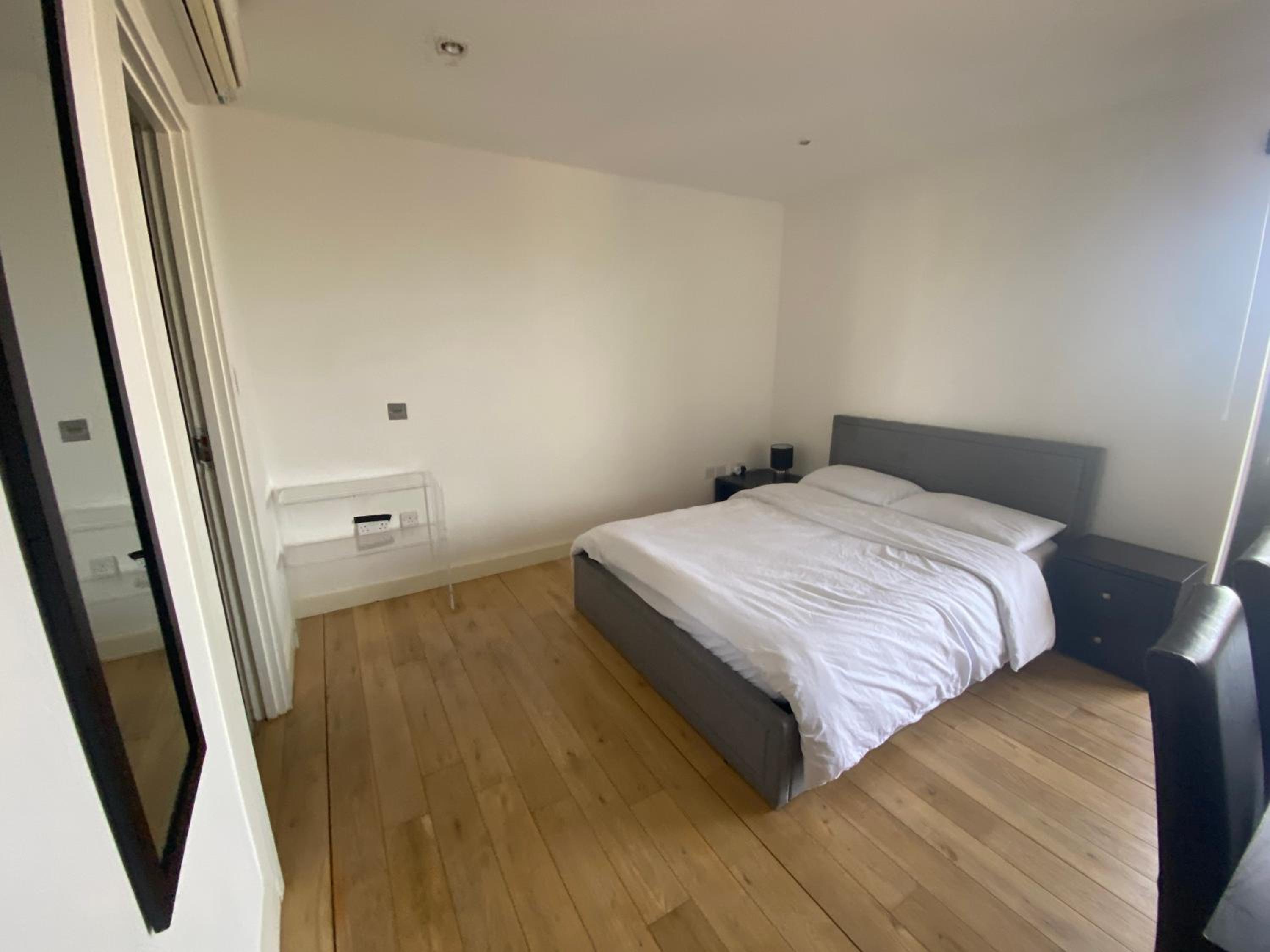 Penthouse in Battersea amazing views of London view 2