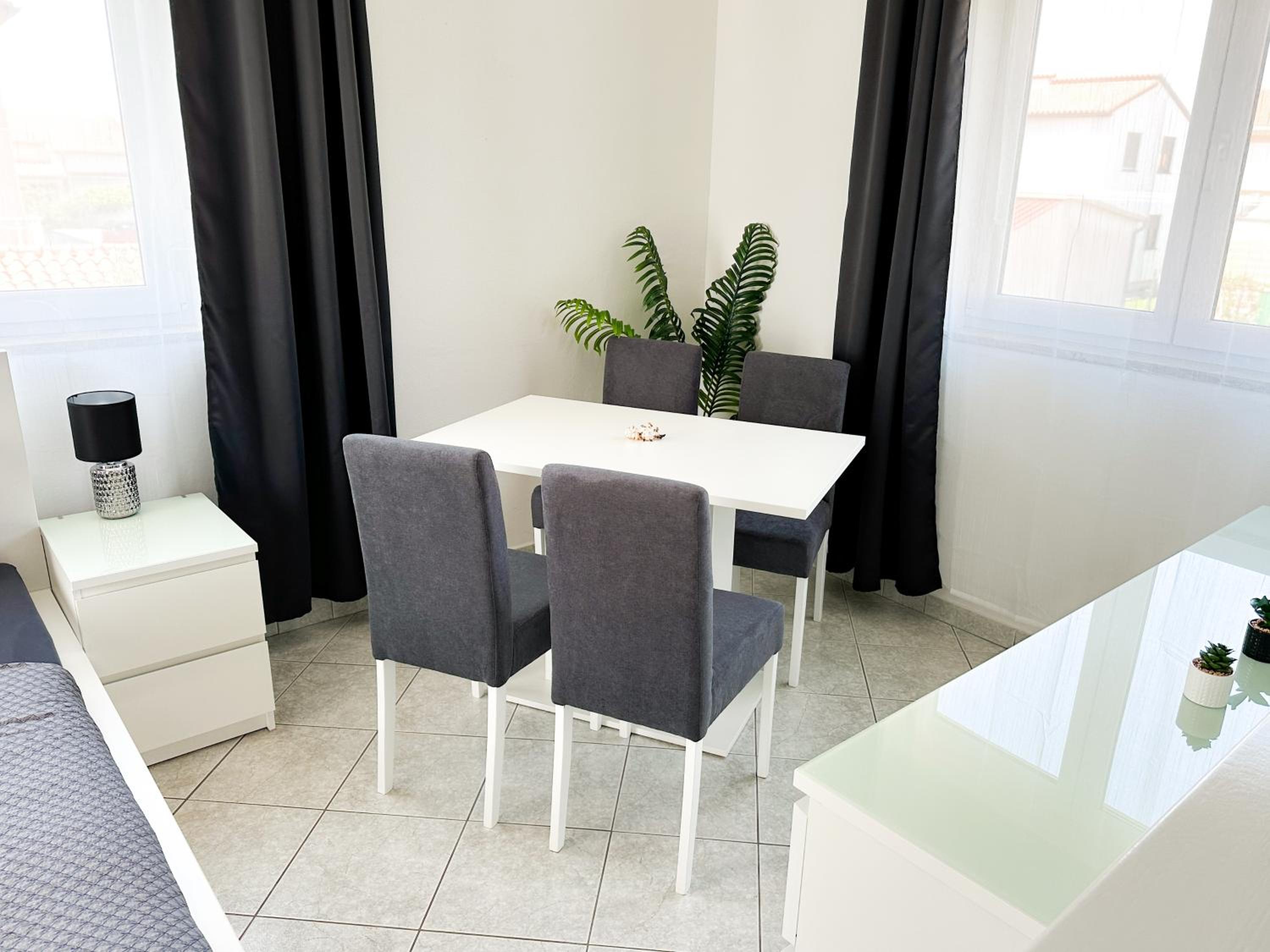 Sunside Apartments