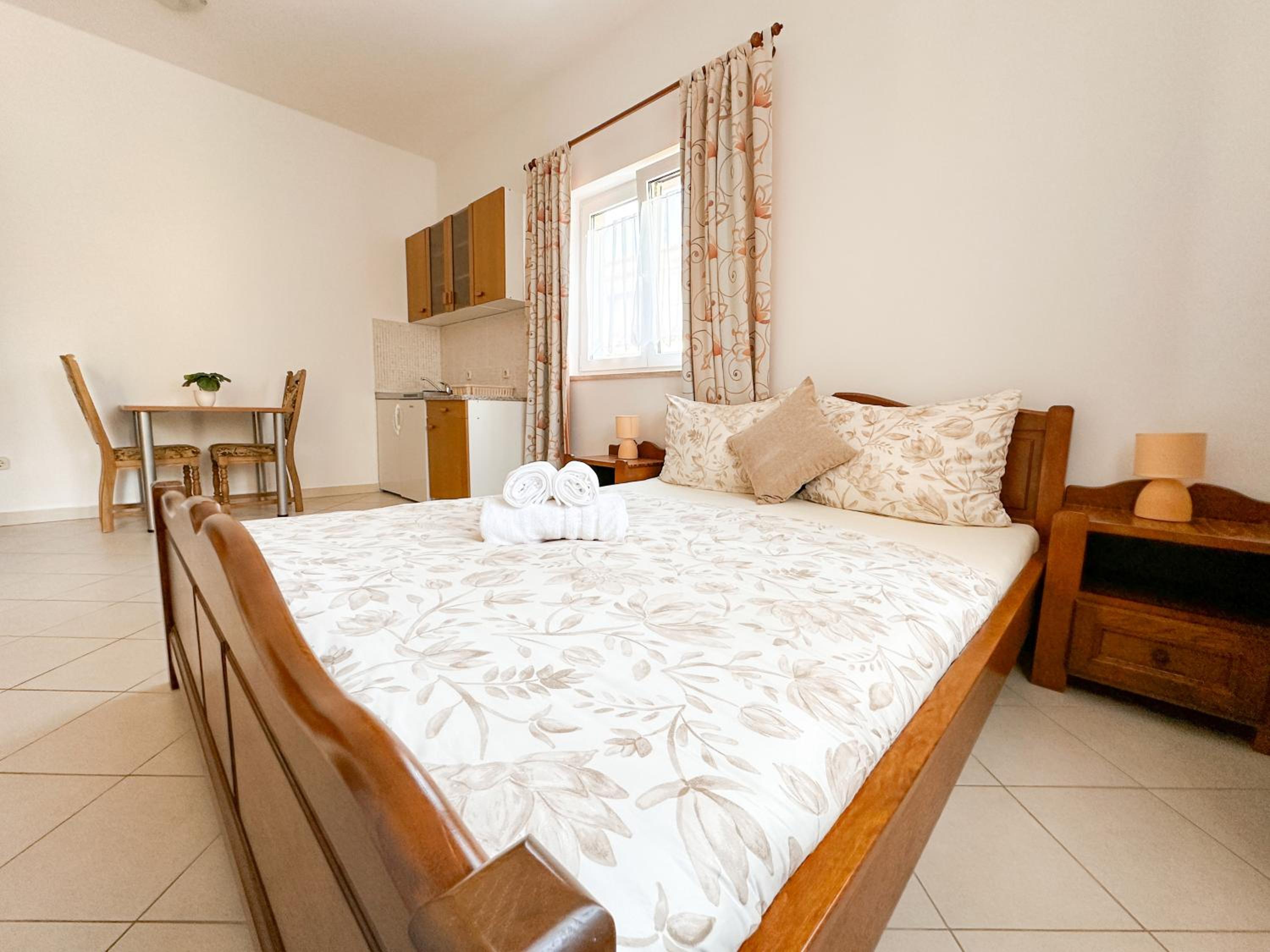 Sunside Apartments