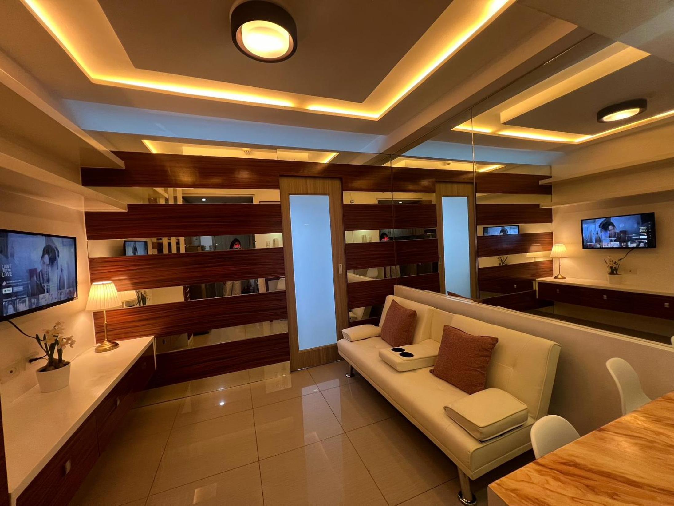 1br Shore Residences Staycation at Royels Place view 4