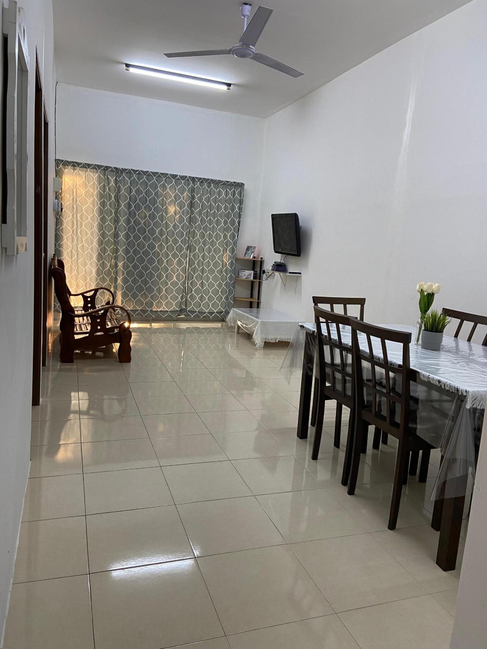 EmyNuar Homestay photo 6