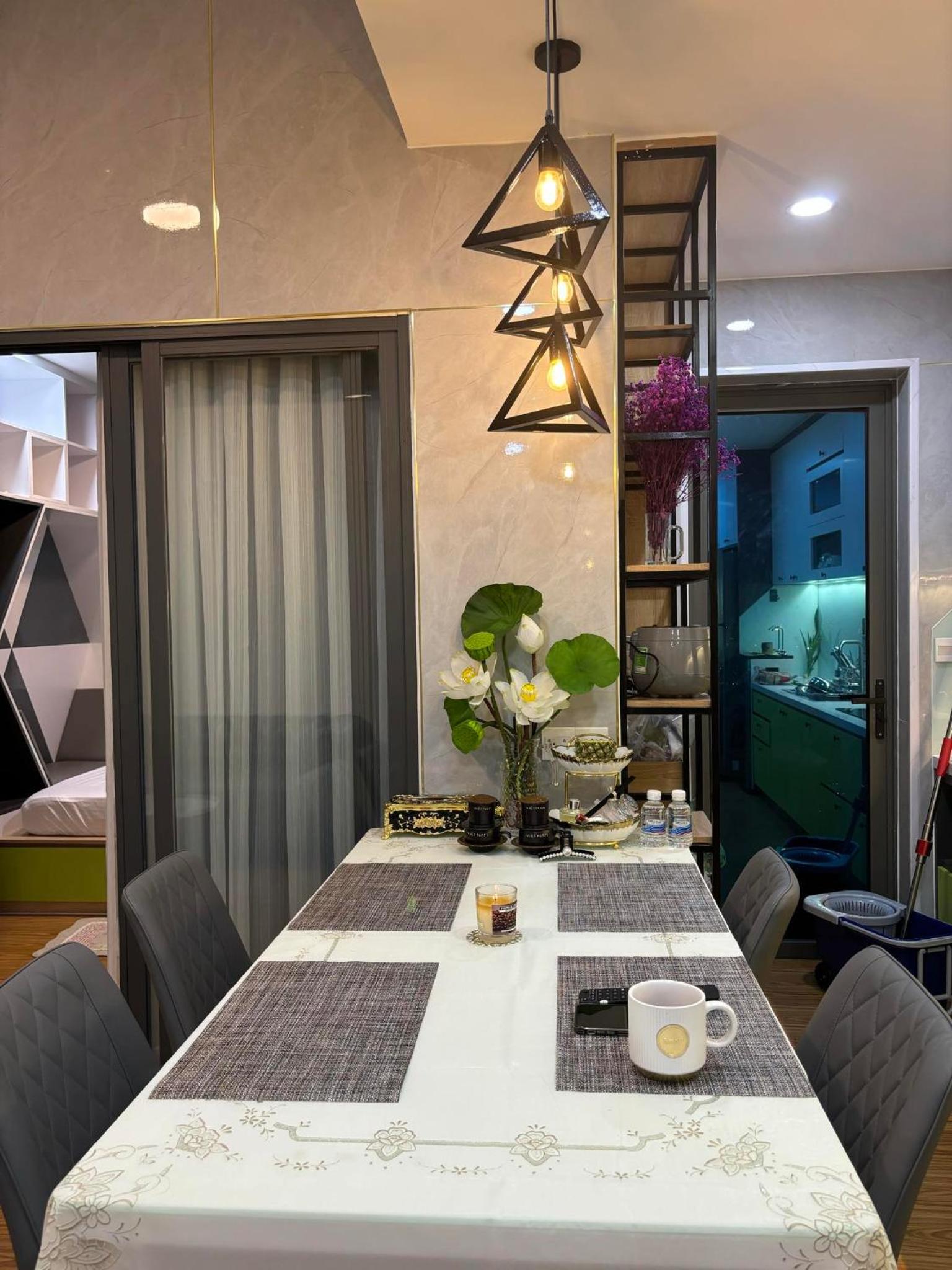 Happy House - Saigon Airport