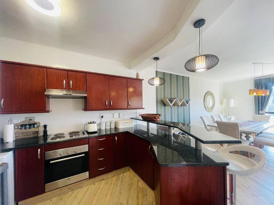ZALS -Luxury Accommodation Island Club Century City view 4