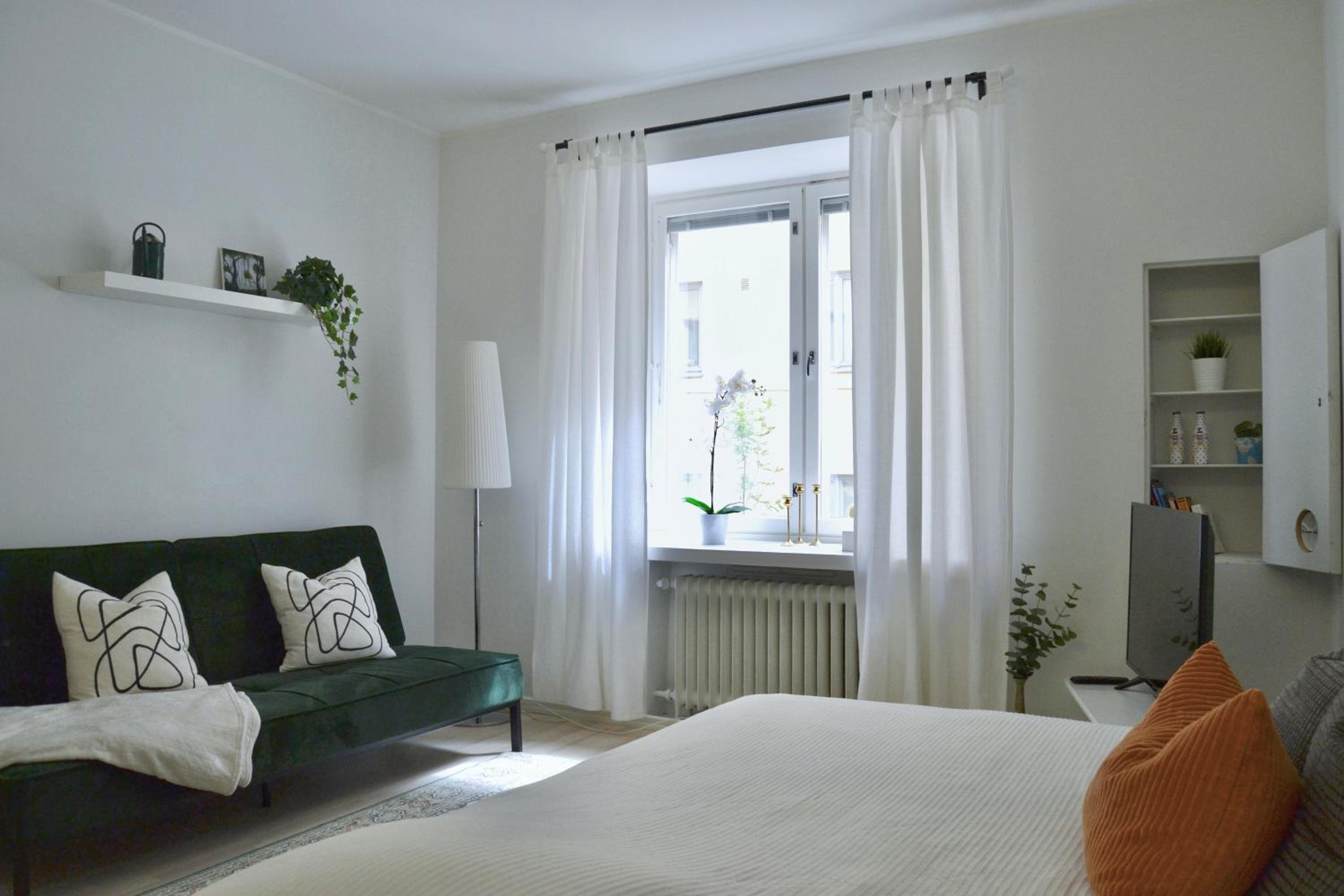 Ullis Studio with Top Location