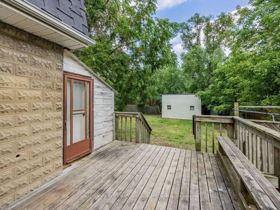 Cozy, Fully Renovated Home Near Lake- Lorne Park
