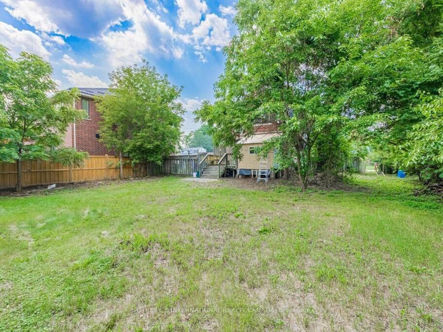 Cozy, Fully Renovated Home Near Lake- Lorne Park