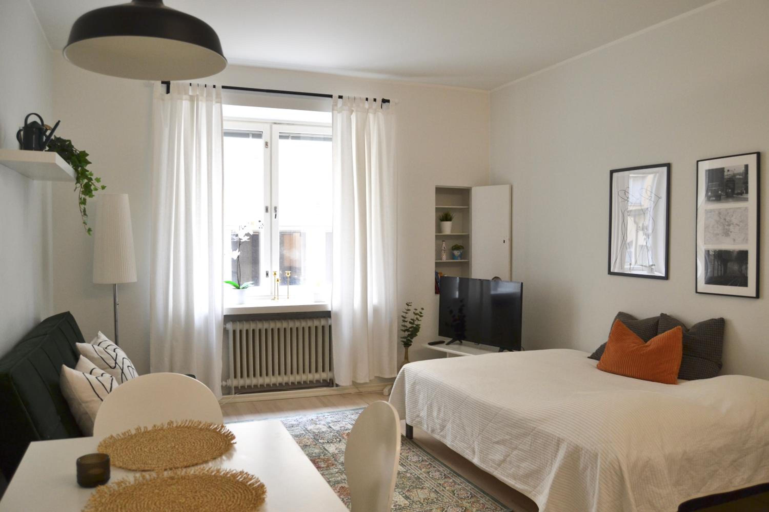 Ullis Studio with Top Location