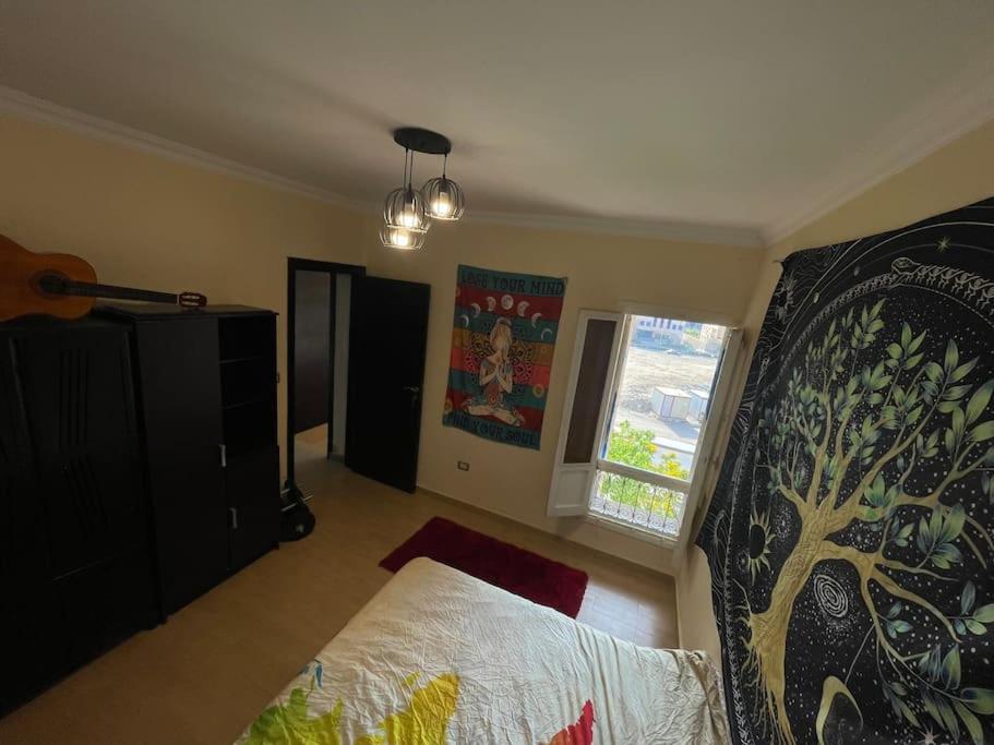 Comfortable Sunny apart 16 mins from Airport