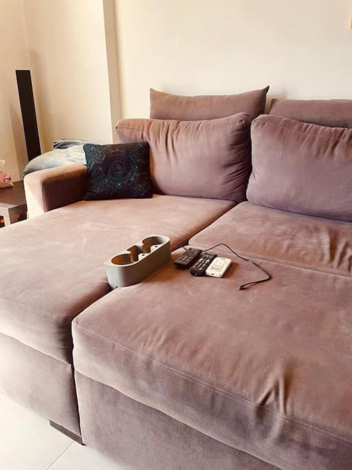 Comfortable Sunny apart 16 mins from Airport
