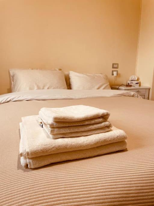 Comfortable Sunny apart 16 mins from Airport