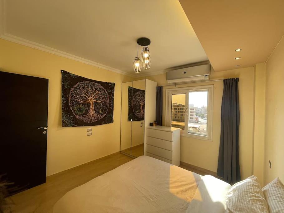 Comfortable Sunny apart 16 mins from Airport