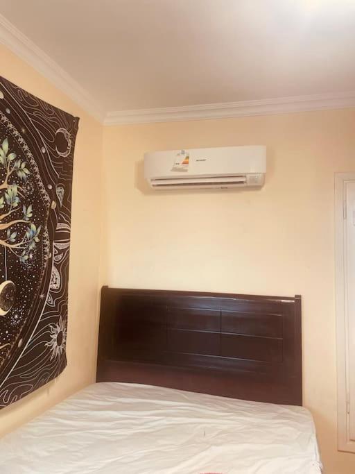 Comfortable Sunny apart 16 mins from Airport