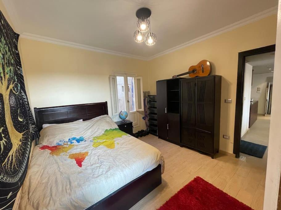 Comfortable Sunny apart 16 mins from Airport
