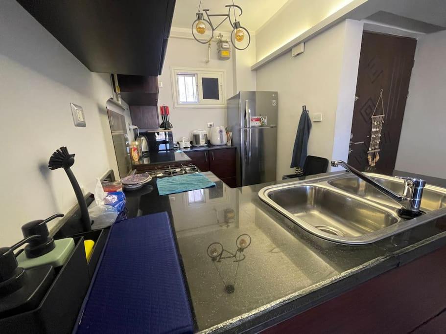 Comfortable Sunny apart 16 mins from Airport