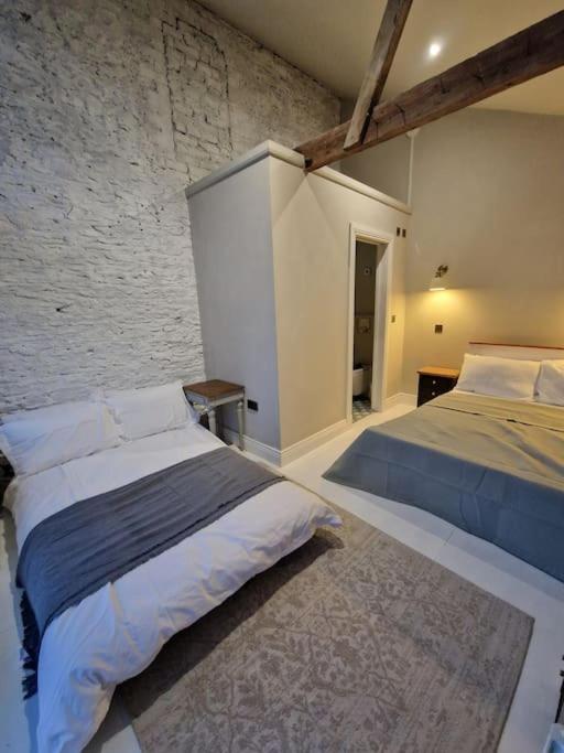 Garden Barn Studio, sleeps 3 view 2