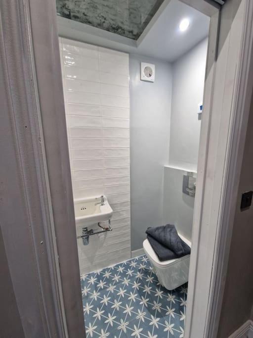 Garden Barn Studio, sleeps 3 view 4