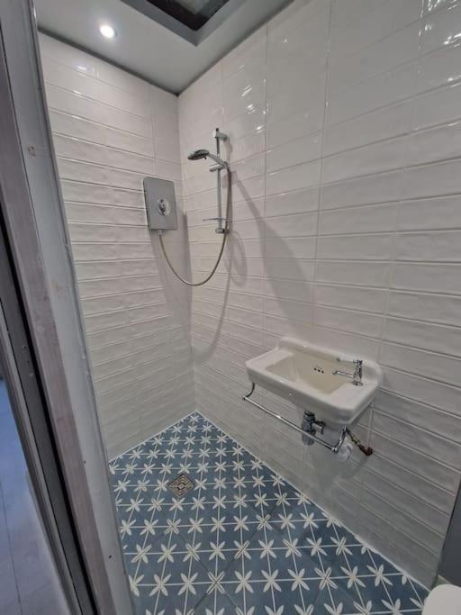Garden Barn Studio, sleeps 3 view 5