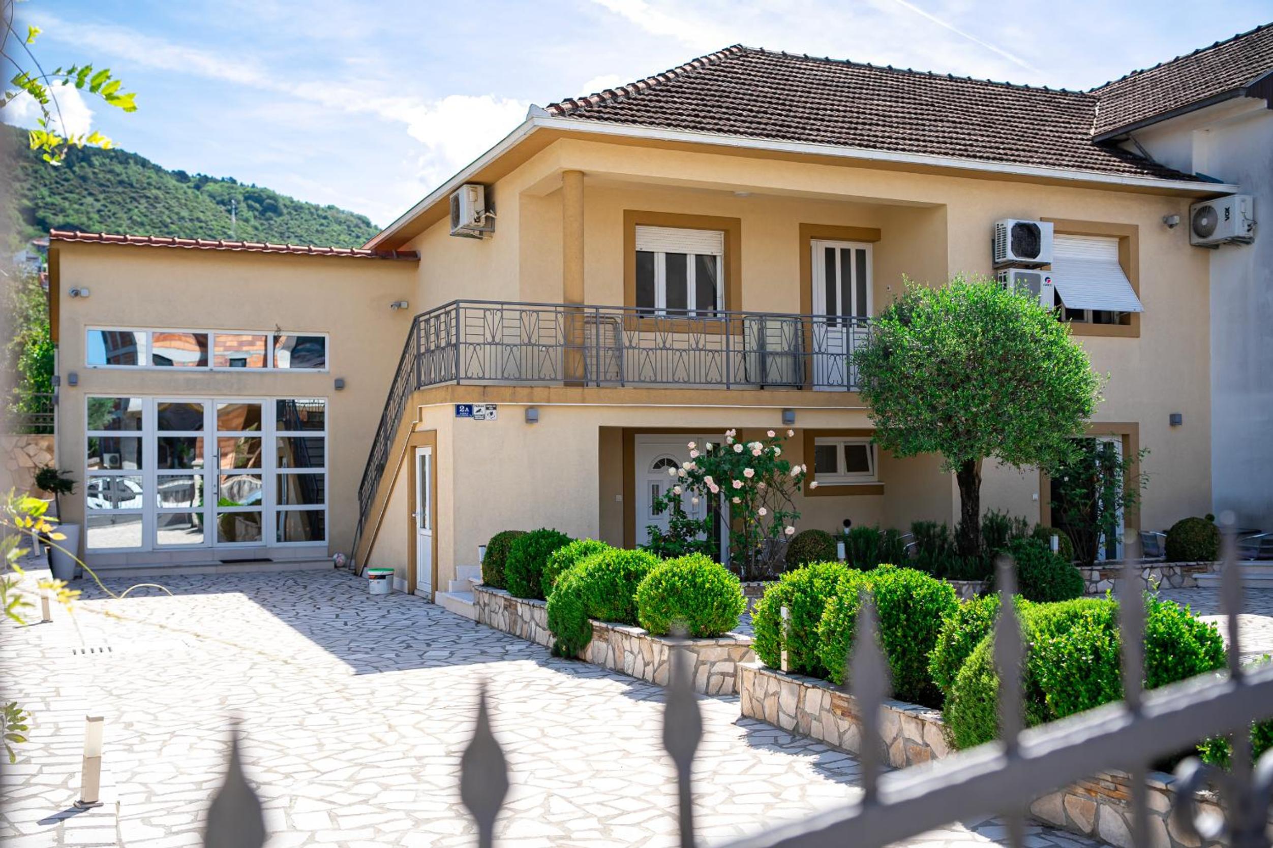 Raicevic Residence view 3