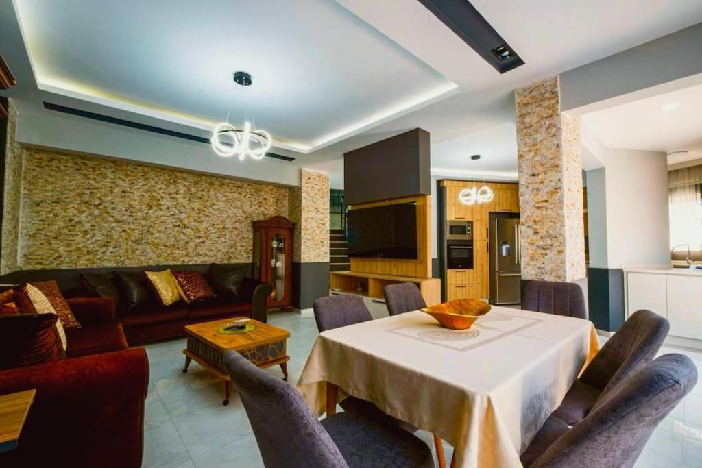 Peaceful Holiday Villas-Luxury
