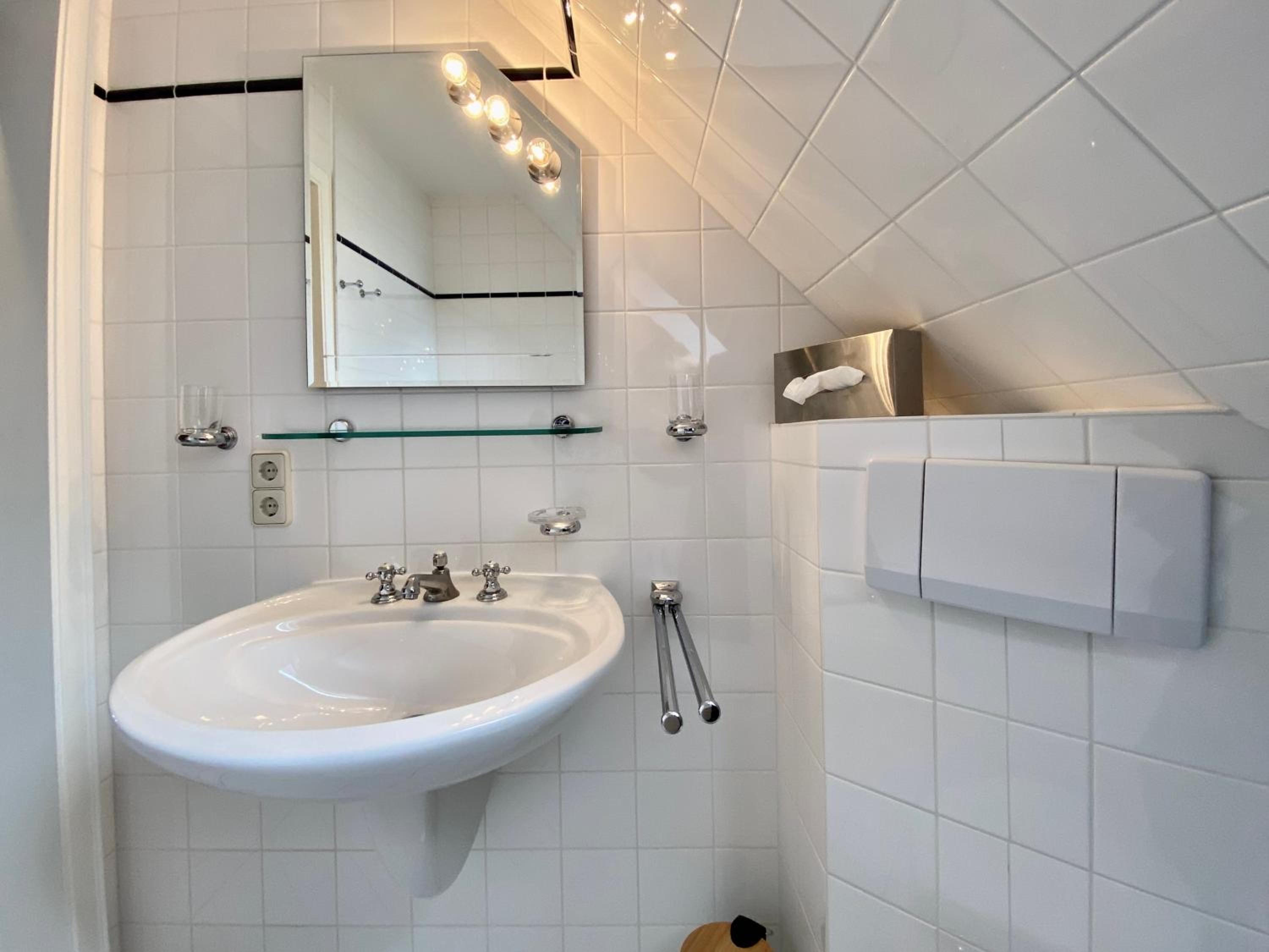 Biike en Schellinghörn — bathroom
