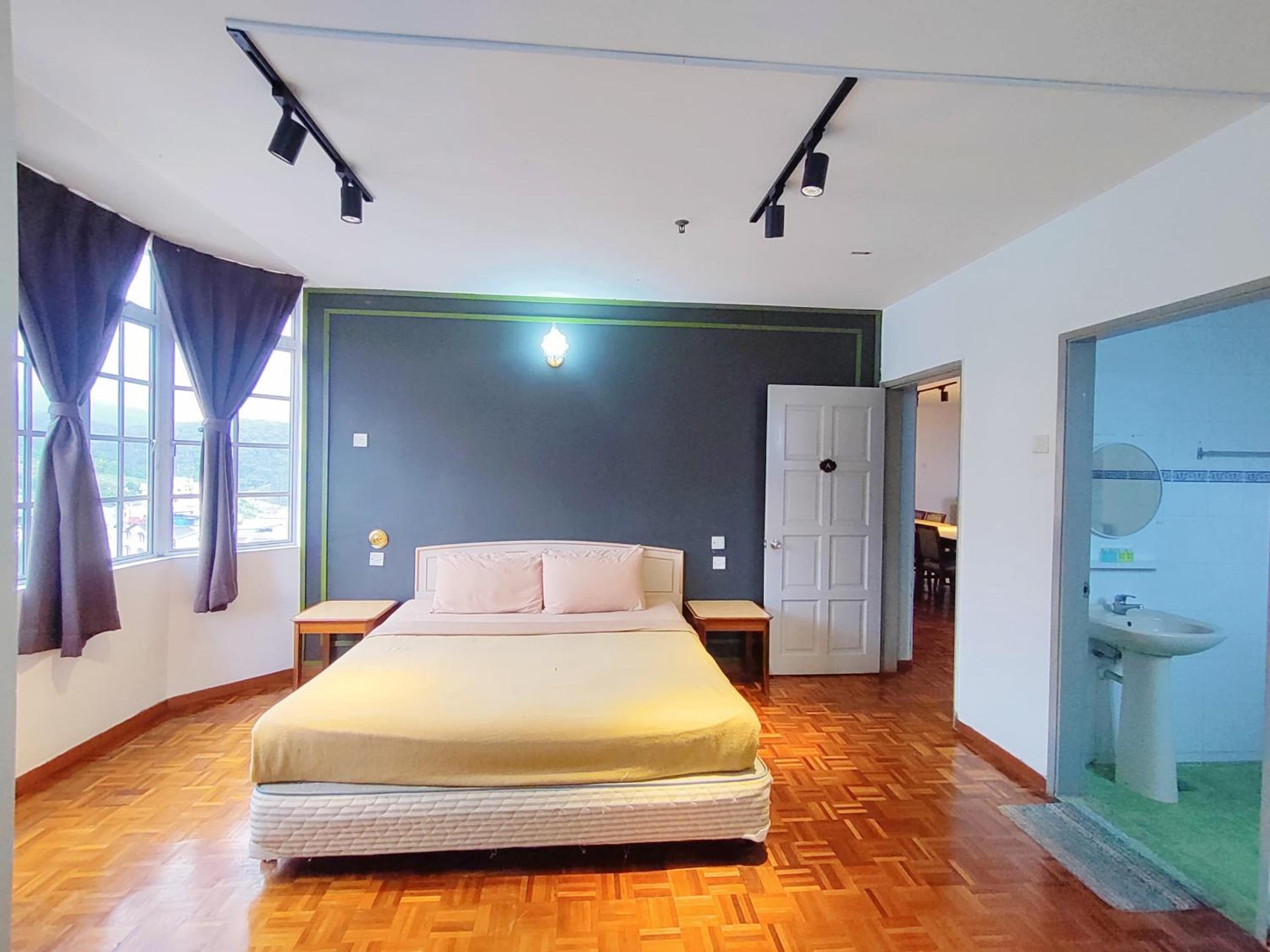 Cozzy 3 Bedroom Apartment-Star Regency photo 2