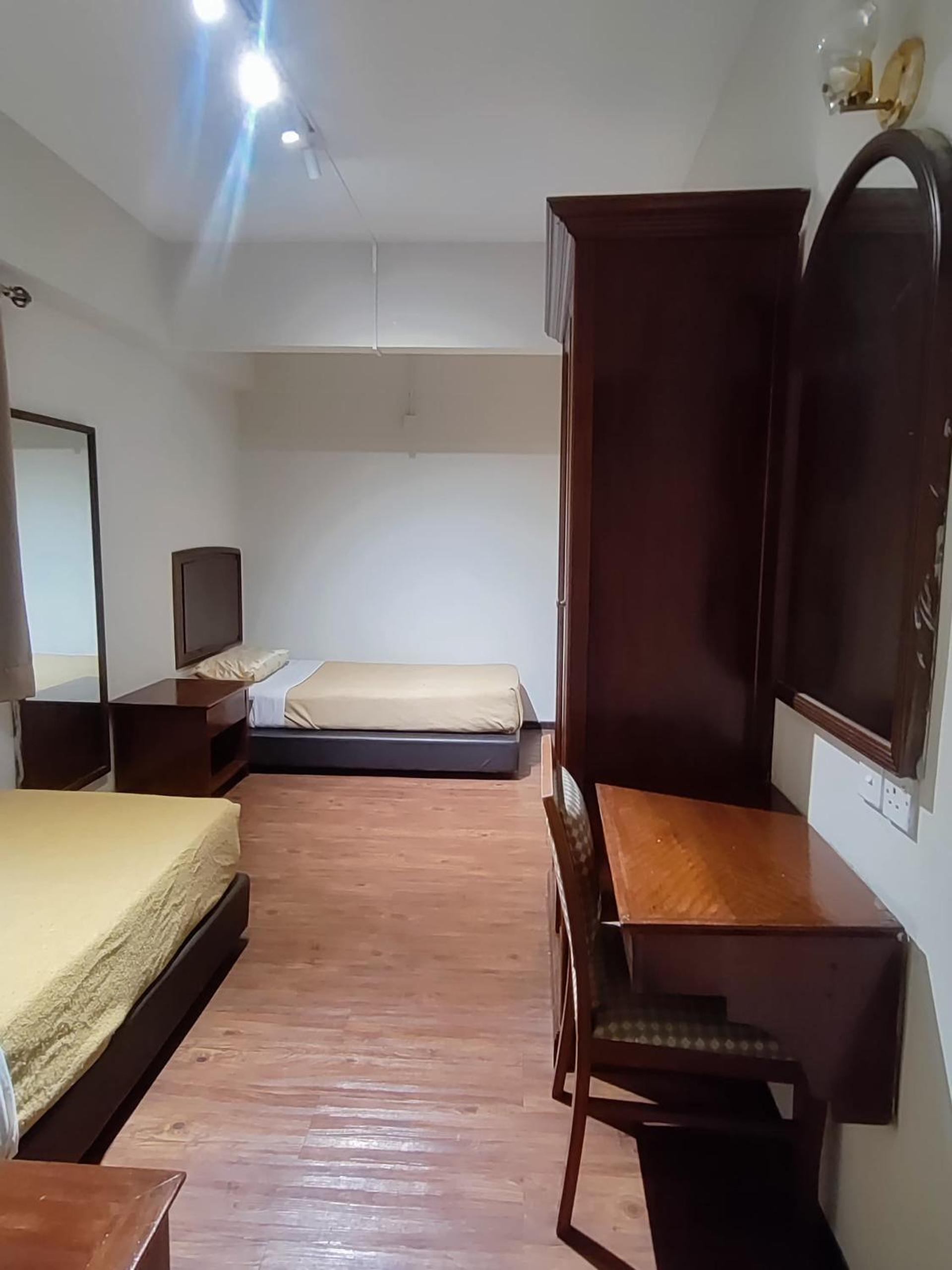 Cozzy 3 Bedroom Apartment-Star Regency photo 4