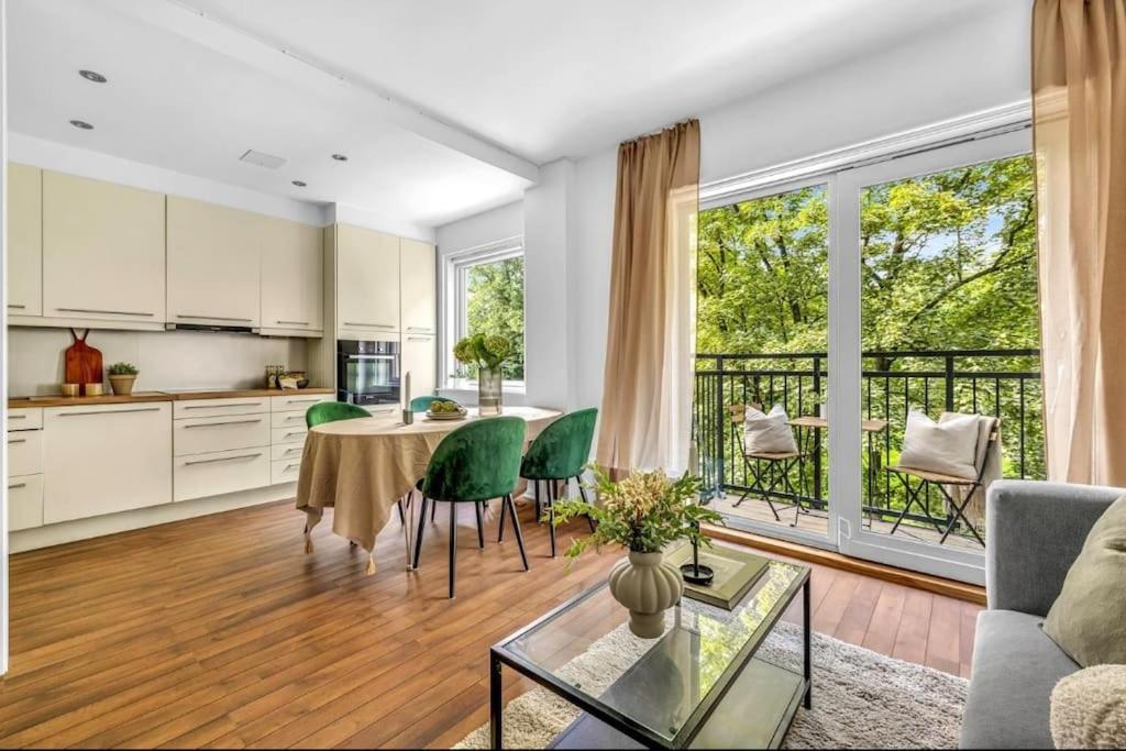 Exclusive 2 bed apartment at Frogner Oslo - Walk to royal palace & Aker brygge - New May 2026 view 3