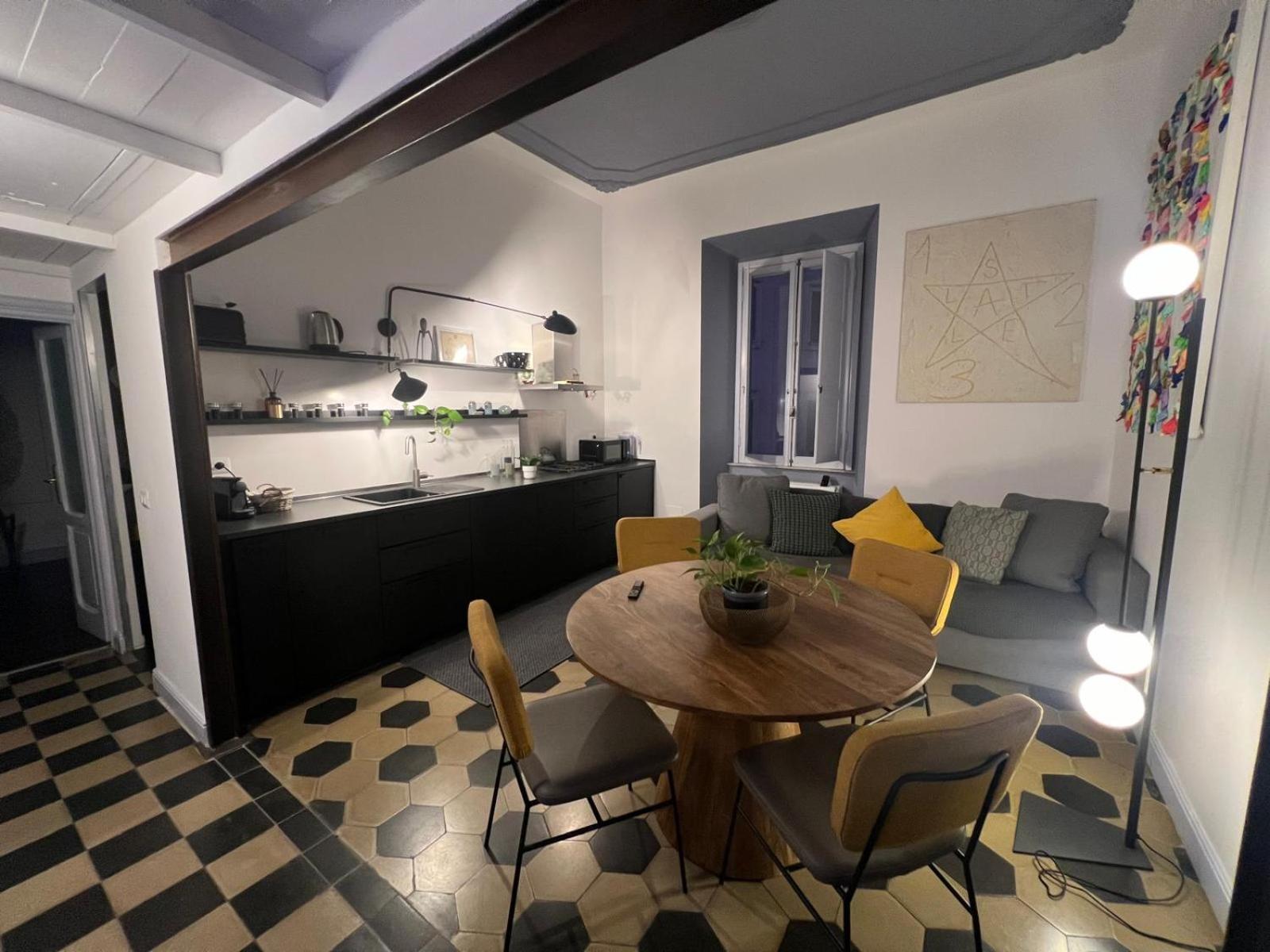 Lovely art&design 2 bdrms flat